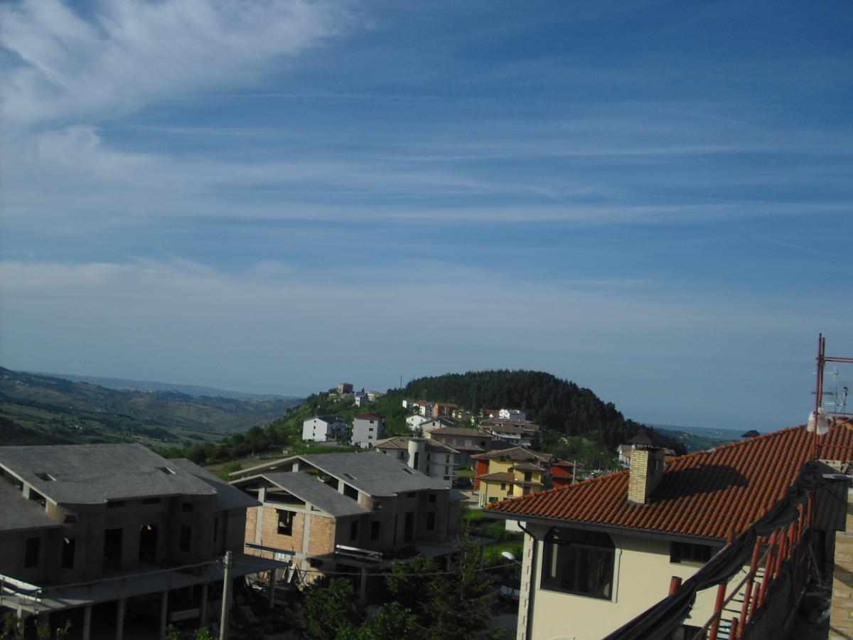 Hotel La Collinetta Sas à Montazzoli Extérieur photo